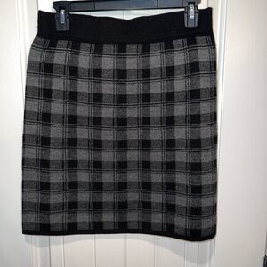 Adrienne Vittadini Black and Gray Plaid Pencil Skirt